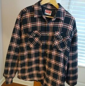 Wrangler Buffalo Plaid Quilted Lined Outdoor Barn Winter Shirt Shacket Size XL